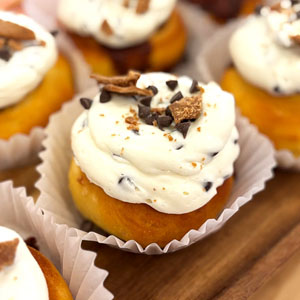 Cannoli Cinnamon Buns